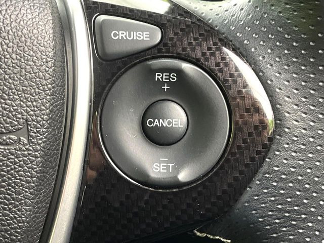 �y�N���[�Y�R���g���[���z�������H�����N���N���s�B�A�N�Z���𗣂��Ă���葬�x�ő��s���ł��A�������^�]���̕��S���y��!�����E�������ȒP�ȃX�C�b�`����Œ����ł��܂��B