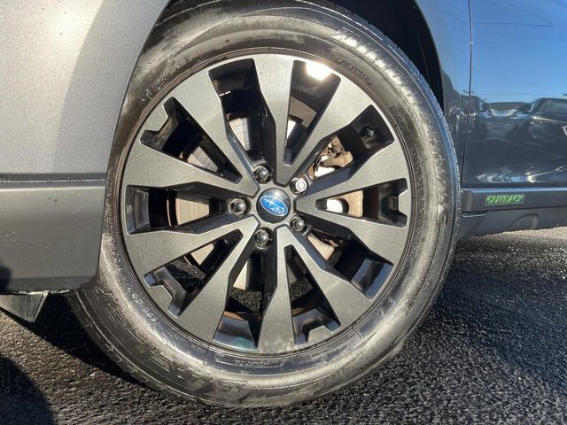 �y����18�C���`�A���~�z�C�[���z�O�ςɃ}�b�`���������A���~�z�C�[���𑕒����Ă���܂��B�e��ЊO�A���~�z�C�[����A�X�^�b�h���X�^�C�����戵�����Ă���܂��B���񂲑��k����������