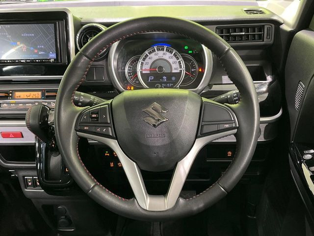 �y�����v�����X�e�A�����O�z�㎿�Ȋv���g�p���邱�ƂŁA��ɂ����������݂ƂĂ��^�]���₷���n���h���ł���