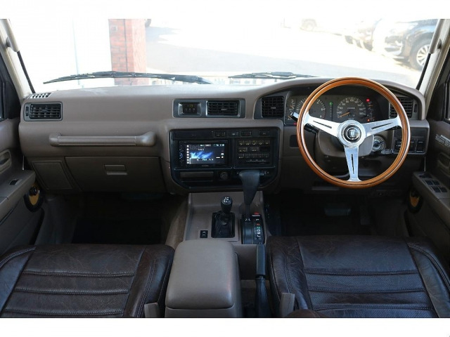 ランドクルーザー804.5 VXリミテッド 4WD