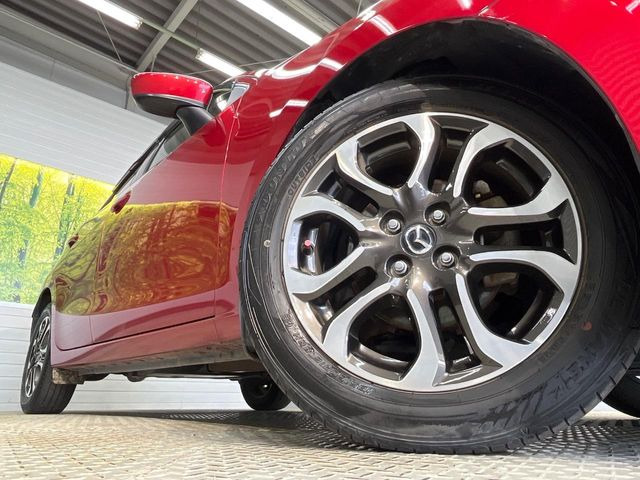 �y����16�C���`�A���~�z�C�[���z�O�ςɃ}�b�`���������A���~�z�C�[���𑕒����Ă���܂��B�e��ЊO�A���~�z�C�[����A�X�^�b�h���X�^�C�����戵�����Ă���܂��B���񂲑��k����������