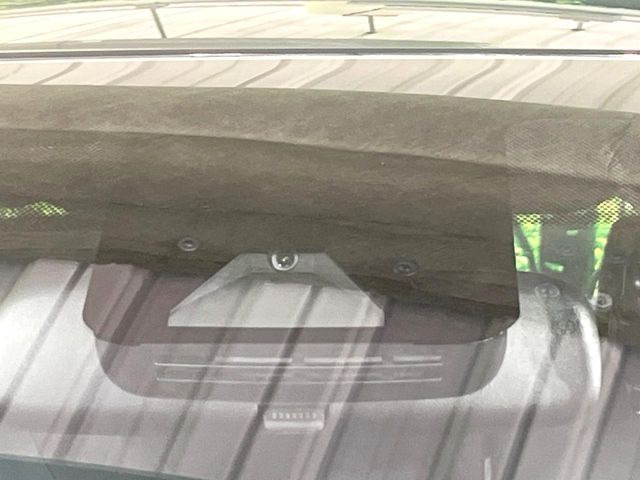 �y�g���^�Z�[�t�e�B�Z���X�z���s���ɑO���̎ԗ�����F�����A�Փ˂������Ȏ��͌x��ƃu���[�L�ŏՓˉ���Ɣ�Q�y�����A�V�X�g�B�����S�Ƀh���C�u�����y���݂��������܂��B