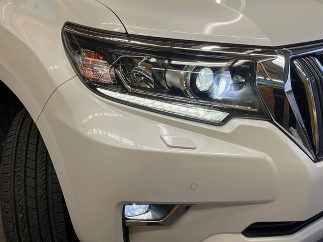 �yLED�w�b�h���C�g�z���V����ԑ��s�����ǍD�Ȏ��E���m�ۂ����S���ĉ^�]�ł��鍂�P�xLED�w�b�h���C�g�𑕔�!�_�����x�������A����d�͂��}�����Ă��܂��B