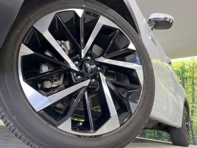 �y����20�C���`�A���~�z�C�[���z�O�ςɃ}�b�`���������A���~�z�C�[���𑕒����Ă���܂��B�e��ЊO�A���~�z�C�[����A�X�^�b�h���X�^�C�����戵�����Ă���܂��B���񂲑��k����������