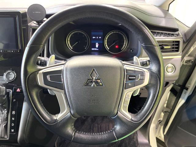 �y�����v�����X�e�A�����O�z�㎿�Ȋv���g�p���邱�ƂŁA��ɂ����������݂ƂĂ��^�]���₷���n���h���ł���