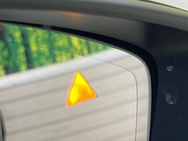 �y�u���C���h�X�|�b�g���j�^�����O�z���s���A�h�A�~���[�̎��p�ɂȂ�₷���ӏ��Ɍ㑱�Ԃ��ڋ߂���ƃT�C�h�~���[�t�߂Ɍx����\���A�h���C�o�[�ɒ��ӊ��N�����Ă���܂��B