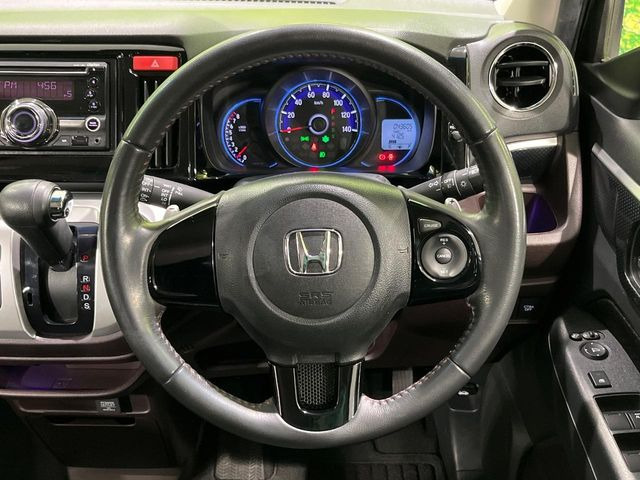 �y�����v�����X�e�A�����O�z�㎿�Ȋv���g�p���邱�ƂŁA��ɂ����������݂ƂĂ��^�]���₷���n���h���ł���