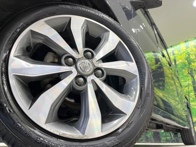 �y����15�C���`�A���~�z�C�[���z�O�ςɃ}�b�`���������A���~�z�C�[���𑕒����Ă���܂��B�e��ЊO�A���~�z�C�[����A�X�^�b�h���X�^�C�����戵�����Ă���܂��B���񂲑��k����������