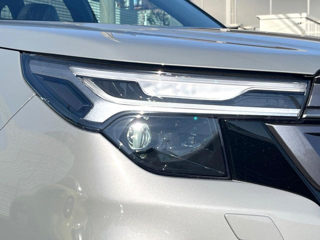 �yLED�w�b�h���C�g�z���V����ԑ��s�����ǍD�Ȏ��E���m�ۂ����S���ĉ^�]�ł��鍂�P�xLED�w�b�h���C�g�𑕔�!�_�����x�������A����d�͂��}�����Ă��܂��B