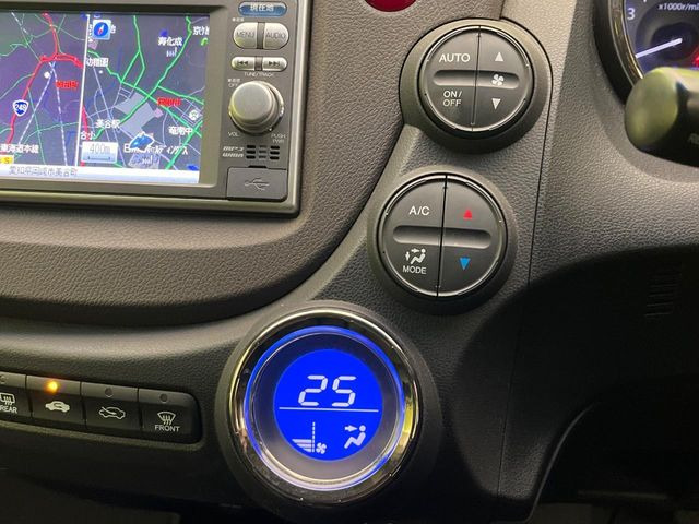 �y�I�[�g�G�A�R���z��x���D�݂̉��x�ɐݒ肷��΁A�ԓ��̉��x�����m�����ʂ≷�x�������Œ����B����&hellip;����&hellip;�Ɖ��x���X�C�b�`���������K�v�͂���܂���B���K�Ȏԓ���Ԃɂ͕K�{�̋@�\�ł��ˁ�