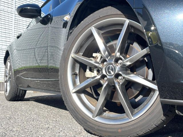 �y����17�C���`�A���~�z�C�[���z�O�ςɃ}�b�`���������A���~�z�C�[���𑕒����Ă���܂��B�e��ЊO�A���~�z�C�[����A�X�^�b�h���X�^�C�����戵�����Ă���܂��B���񂲑��k����������