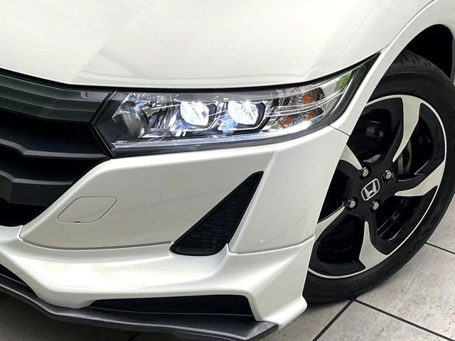 �yLED�w�b�h���C�g�z���V����ԑ��s�����ǍD�Ȏ��E���m�ۂ����S���ĉ^�]�ł��鍂�P�xLED�w�b�h���C�g�𑕔�!�_�����x�������A����d�͂��}�����Ă��܂��B