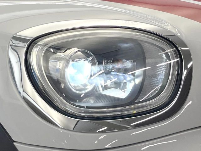 ��LED�w�b�h���C�g:��ԑ��s�����ǍD�Ȏ��E���m�ۂ����S���ĉ^�]�ł��鍂�P�xLED�w�b�h���C�g�𑕔�!�_�����x�������A����d�͂��}�����Ă��܂��B