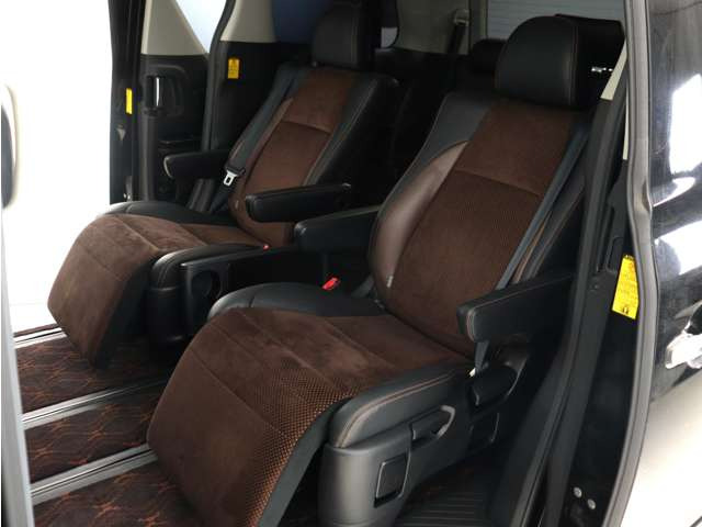 �y���ʎd�l�Ԍ���z�n�[�t���U�[�V�[�g!�{�v&�u���b�N�l�H��v�ƃA���J���^�[���V�[�g���~�b�N�X���ꂽ�n�[�t���U�[�V�[�g�ł��B�������ȐF�̑g�ݍ��킹�ō������̂���ԓ���Ԃ��L�����Ă���܂��B