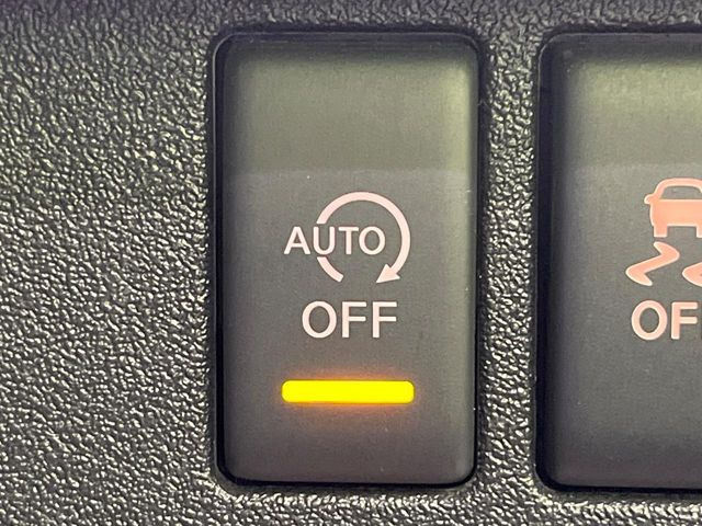 �y�A�C�h�����O�X�g�b�v�z�ԐM����a�؂Œ�Ԃ����ۂɃG���W�����~���A���ʂȔR���̏����}���܂��B�R��������ی�ɂȂ���@�\��G���W���̓u���[�L�𗣂��΍Ďn�����܂��B