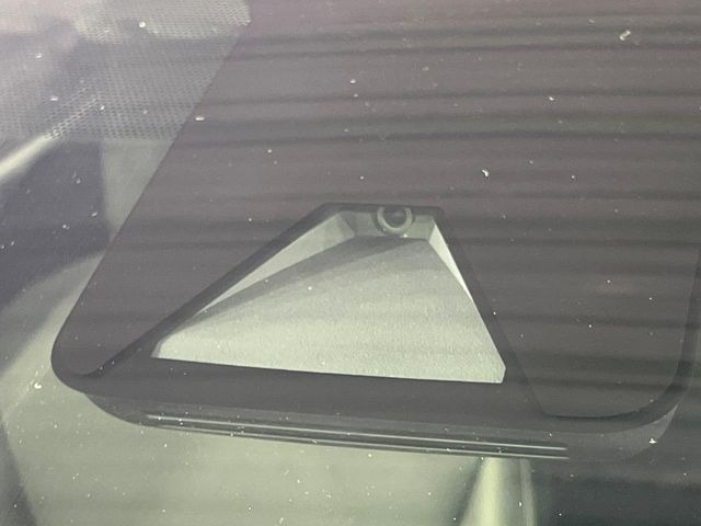 �y�g���^�Z�[�t�e�B�Z���X�z���s���ɑO���̎ԗ�����F�����A�Փ˂������Ȏ��͌x��ƃu���[�L�ŏՓˉ���Ɣ�Q�y�����A�V�X�g�B�����S�Ƀh���C�u�����y���݂��������܂��B