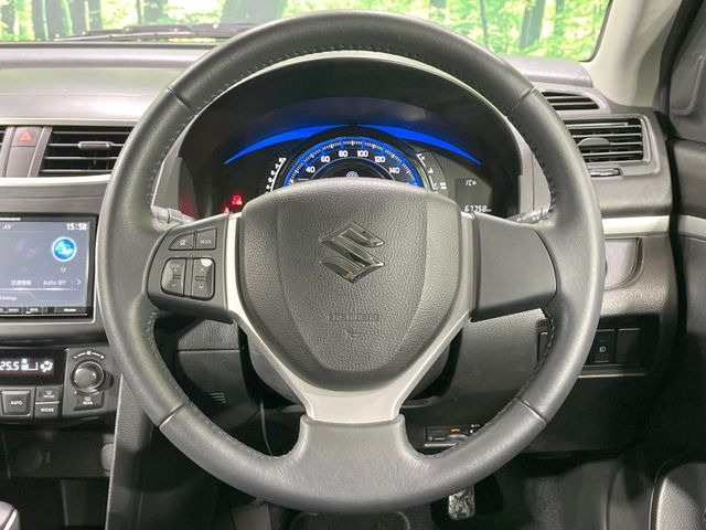 �y�����v�����X�e�A�����O�z�㎿�Ȋv���g�p���邱�ƂŁA��ɂ����������݂ƂĂ��^�]���₷���n���h���ł���