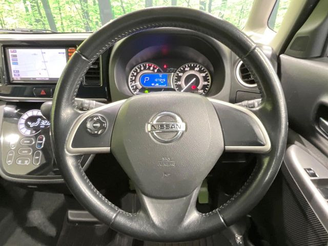 �y�����v�����X�e�A�����O�z�㎿�Ȋv���g�p���邱�ƂŁA��ɂ����������݂ƂĂ��^�]���₷���n���h���ł���