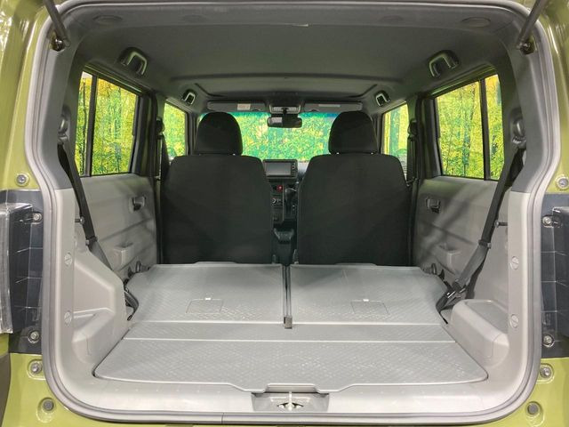 ���i�̂���������ʋ΁A���}���ɏ\���ȉ׎��X�y�[�X���m�ۂ��Ă���܂��B�Z�J���h�V�[�g��|���ƁA�傫�ȉו��̐ύڂ��\�ł���