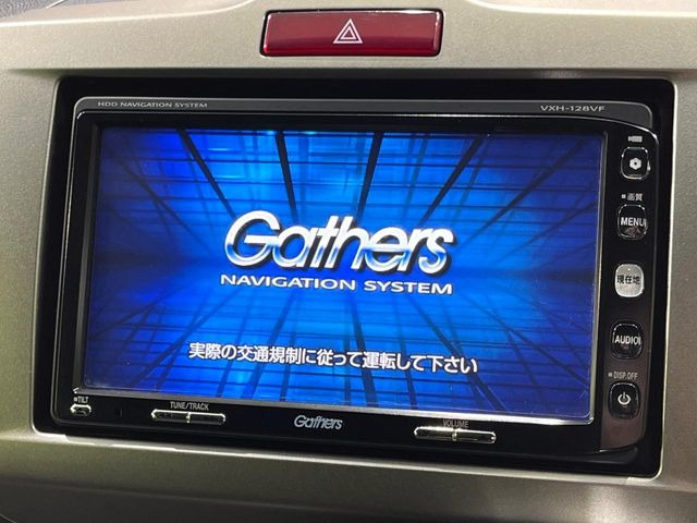 �y�����i�r�z�l�C�̏����i�r�𑕔����Ă���܂��B�i�r�̎g���₷���͂������A�I�[�f�B�I�@�\���[��!�L�����v�◷�s�͂������A�ʋ΂┃�����ȂǕ��i�̃h���C�u���y�����Ȃ�͂���