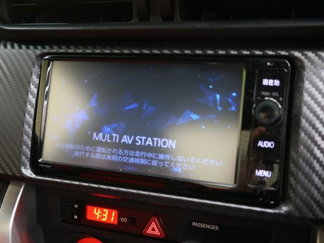 �y����7�C���`�i�r�z�C���e���A�ɗn�����ރX�^�C���b�V���ȁu��p�݌v�v���[�J�[�i�r�𑕔��􎋔F���⑀�쐫�ȂǊ�{���\�ɂ��D��A���㎿�ȃJ�[���C�t�����y���݂��������܂��B