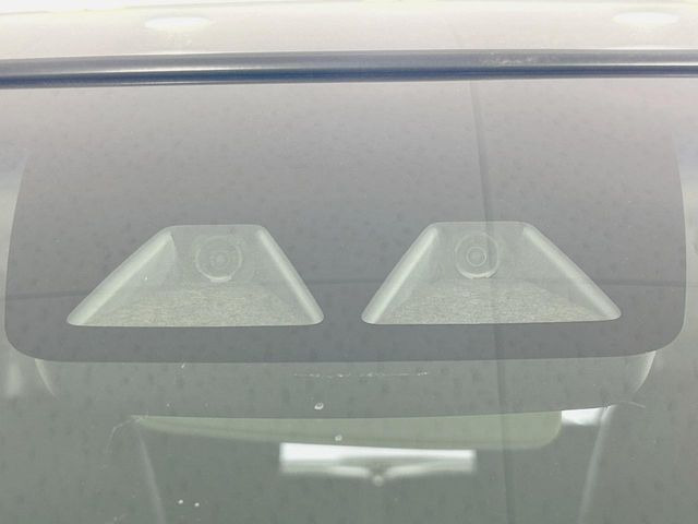 �y�X�}�[�g�A�V�X�g�z���s���ɑO���̎ԗ�����F�����A�Փ˂������Ȏ��͌x��ƃu���[�L�ŏՓˉ���Ɣ�Q�y�����A�V�X�g�B�����S�Ƀh���C�u�����y���݂��������܂��B