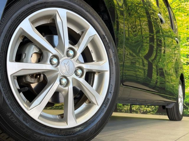 �y����14�C���`�A���~�z�C�[���z�O�ςɃ}�b�`���������A���~�z�C�[���𑕒����Ă���܂��B�e��ЊO�A���~�z�C�[����A�X�^�b�h���X�^�C�����戵�����Ă���܂��B���񂲑��k����������