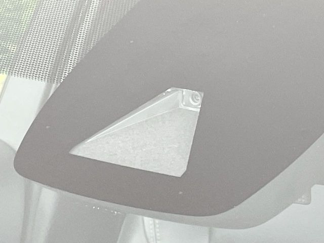 �y�g���^�Z�[�t�e�B�Z���X�z���s���ɑO���̎ԗ�����F�����A�Փ˂������Ȏ��͌x��ƃu���[�L�ŏՓˉ���Ɣ�Q�y�����A�V�X�g�B�����S�Ƀh���C�u�����y���݂��������܂��B