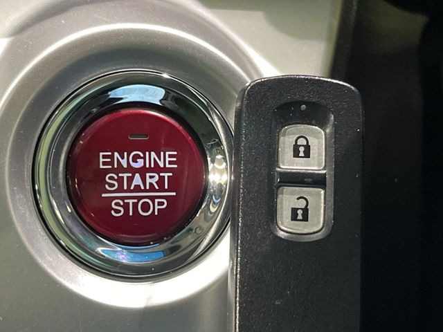 �yHonda�X�}�[�g�L�[�z�J�o����|�P�b�g�ɓ��ꂽ�܂܂ł��h�A�̎{���E�������\�ȃX�}�[�g�L�[�𑕔��B�G���W���̃I���E�I�t�����J�M�����o���K�v����������Ƃ��Ă��֗��ł���