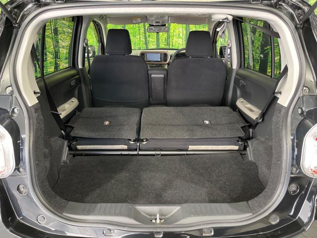 ���i�̂���������ʋ΁A���}���ɏ\���ȉ׎��X�y�[�X���m�ۂ��Ă���܂��B�Z�J���h�V�[�g��|���ƁA�傫�ȉו��̐ύڂ��\�ł���