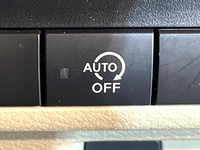 �y�A�C�h�����O�X�g�b�v�z�ԐM����a�؂Œ�Ԃ����ۂɃG���W�����~���A���ʂȔR���̏����}���܂��B�R��������ی�ɂȂ���@�\��G���W���̓u���[�L�𗣂��΍Ďn�����܂��B