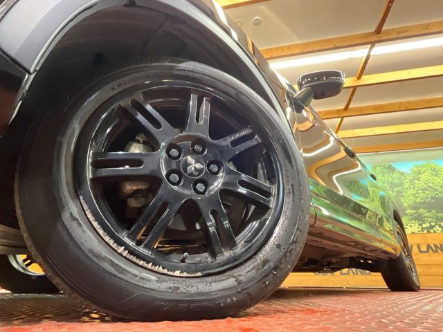 �y����18�C���`�A���~�z�C�[���z�O�ςɃ}�b�`���������A���~�z�C�[���𑕒����Ă���܂��B�e��ЊO�A���~�z�C�[����A�X�^�b�h���X�^�C�����戵�����Ă���܂��B���񂲑��k����������