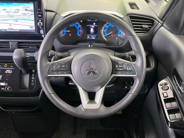 �y�����v�����X�e�A�����O�z�㎿�Ȋv���g�p���邱�ƂŁA��ɂ����������݂ƂĂ��^�]���₷���n���h���ł���