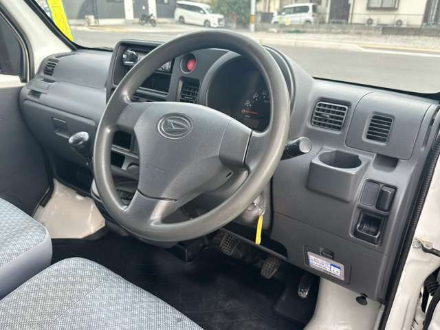 �I�[�����[�J�[�̌y�����Ԃ𒆐S�ɖL�x�ȎԎ����葵���Ă���܂��􂨒T���̂��Ԃ������ƌ�����܂�!!