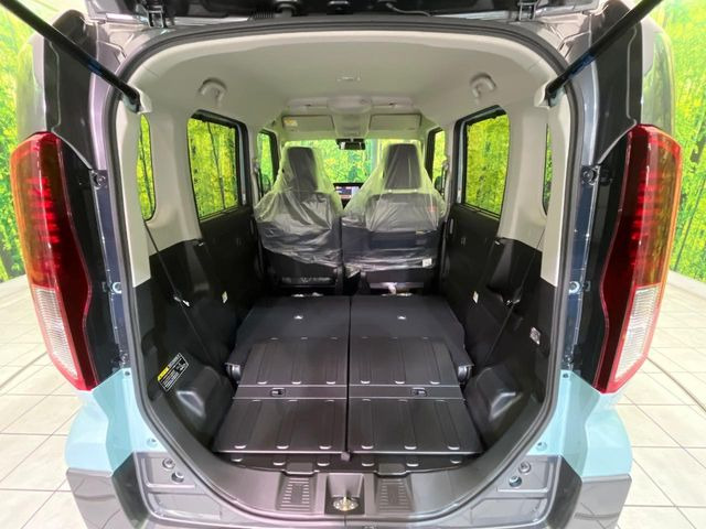 ���i�̂���������ʋ΁A���}���ɏ\���ȉ׎��X�y�[�X���m�ۂ��Ă���܂��B�Z�J���h�V�[�g��|���ƁA�傫�ȉו��̐ύڂ��\�ł���