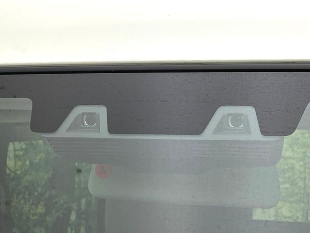 �y�G�}�[�W�F���V�[�u���[�L�z���s���ɑO���̎ԗ�����F�����A�Փ˂������Ȏ��͌x��ƃu���[�L�ŏՓˉ���Ɣ�Q�y�����A�V�X�g�B�����S�Ƀh���C�u�����y���݂��������܂��B