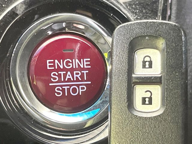 �yHonda�X�}�[�g�L�[�z�J�o����|�P�b�g�ɓ��ꂽ�܂܂ł��h�A�̎{���E�������\�ȃX�}�[�g�L�[�𑕔��B�G���W���̃I���E�I�t�����J�M�����o���K�v����������Ƃ��Ă��֗��ł���