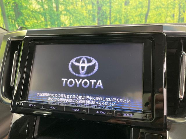 �y�����i�r�z�l�C�̏����i�r�𑕔����Ă���܂��B�i�r�̎g���₷���͂������A�I�[�f�B�I�@�\���[��!�L�����v�◷�s�͂������A�ʋ΂┃�����ȂǕ��i�̃h���C�u���y�����Ȃ�͂���