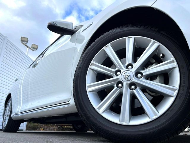 �y����17�C���`�A���~�z�C�[���z�O�ςɃ}�b�`���������A���~�z�C�[���𑕒����Ă���܂��B�e��ЊO�A���~�z�C�[����A�X�^�b�h���X�^�C�����戵�����Ă���܂��B���񂲑��k����������