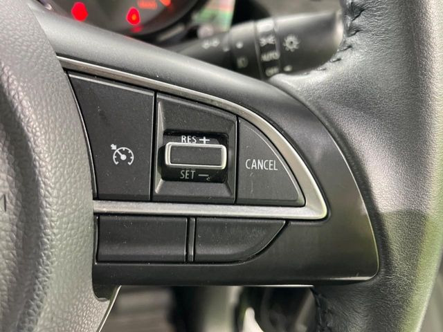 �y�N���[�Y�R���g���[���z�������H�����N���N���s�B�A�N�Z���𗣂��Ă���葬�x�ő��s���ł��A�������^�]���̕��S���y��!�����E�������ȒP�ȃX�C�b�`����Œ����ł��܂��B