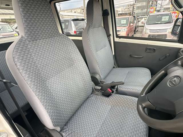 �I�[�����[�J�[�̌y�����Ԃ𒆐S�ɖL�x�ȎԎ����葵���Ă���܂��􂨒T���̂��Ԃ������ƌ�����܂�!!