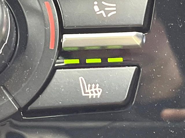 ���S�ȃV�[�g�q�[�^�[:���������ӂ�郌�U�[�V�[�g�ɁA�O�ȁE��ȂɃV�[�g�q�[�^�[�𓋍ڂ��Ă���܂��B