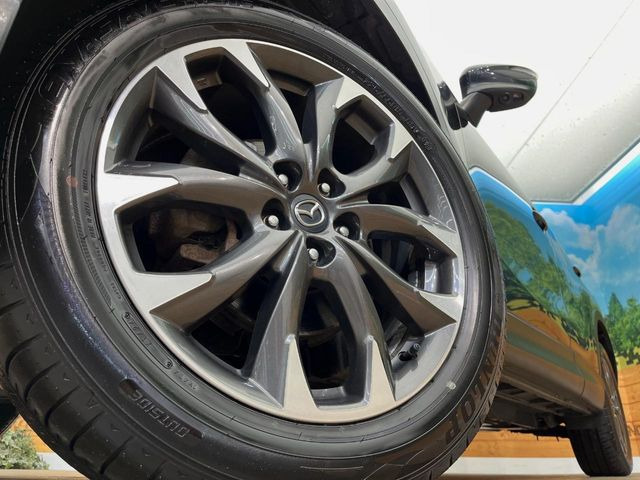 �y����19�C���`�A���~�z�C�[���z�O�ςɃ}�b�`���������A���~�z�C�[���𑕒����Ă���܂��B�e��ЊO�A���~�z�C�[����A�X�^�b�h���X�^�C�����戵�����Ă���܂��B���񂲑��k����������