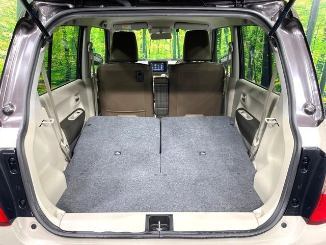 ���i�̂���������ʋ΁A���}���ɏ\���ȉ׎��X�y�[�X���m�ۂ��Ă���܂��B�Z�J���h�V�[�g��|���ƁA�傫�ȉו��̐ύڂ��\�ł���