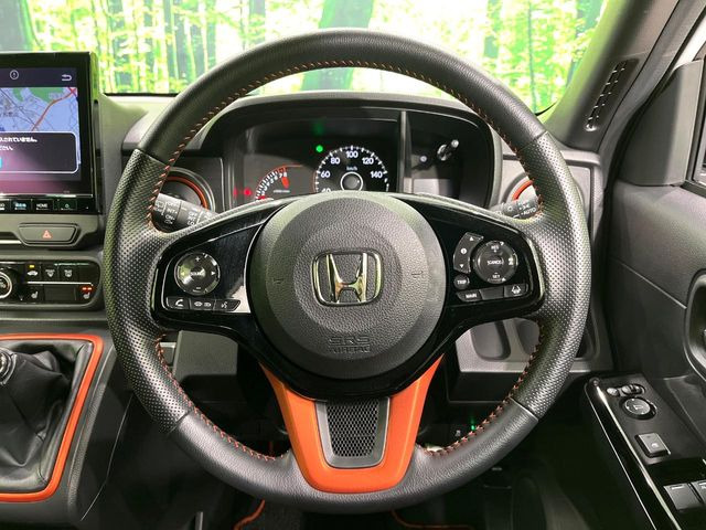 �y�����v�����X�e�A�����O�z�㎿�Ȋv���g�p���邱�ƂŁA��ɂ����������݂ƂĂ��^�]���₷���n���h���ł���