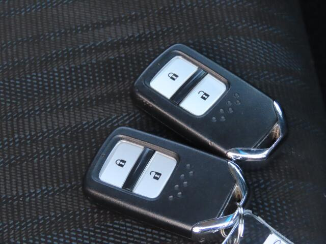 �L�[���|�P�b�g�ɓ��ꂽ�܂܂ł��G���W��ON/OFF�A�h�A�{��/�J���\���֗��ȃX�}�[�g�L�[�t�ł���