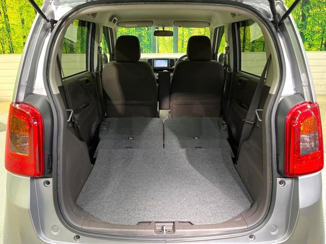 ���i�̂���������ʋ΁A���}���ɏ\���ȉ׎��X�y�[�X���m�ۂ��Ă���܂��B�Z�J���h�V�[�g��|���ƁA�傫�ȉו��̐ύڂ��\�ł���