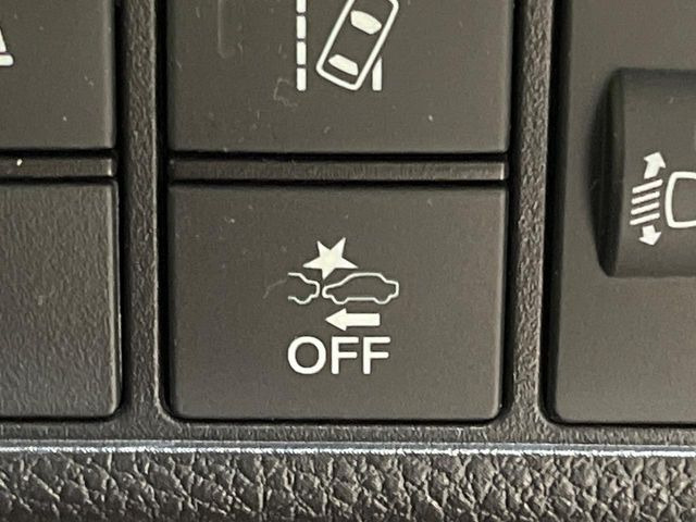 �y�z���_�Z���V���O�z���s���ɑO���̎ԗ�����F�����A�Փ˂������Ȏ��͌x��ƃu���[�L�ŏՓˉ���Ɣ�Q�y�����A�V�X�g�B�����S�Ƀh���C�u�����y���݂��������܂��B