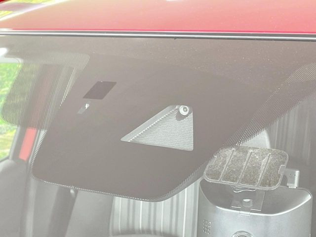 �y�X�}�[�g�u���[�L�T�|�[�g�z���s���ɑO���̎ԗ�����F�����A�Փ˂������Ȏ��͌x��ƃu���[�L�ŏՓˉ���Ɣ�Q�y�����A�V�X�g�B�����S�Ƀh���C�u�����y���݂��������܂��B