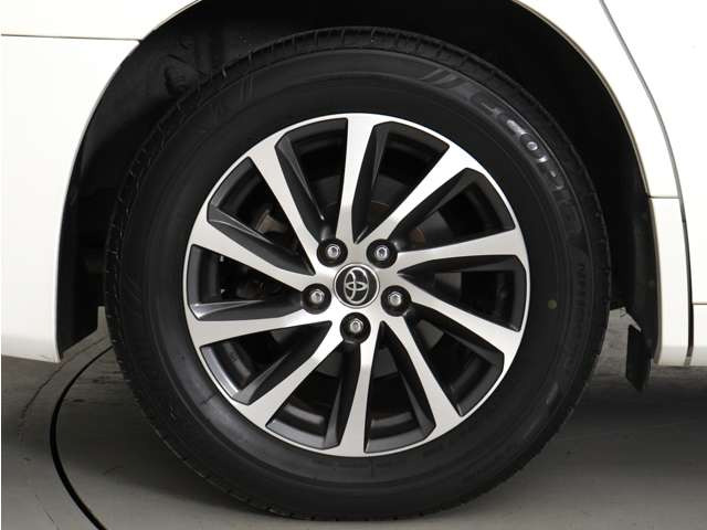 お客様のお好みの新品18インチ、19インチ、20インチホイール装着可能!ダウンサスなどローダウンも取付可能です!ヴァルドやワークなどのメーカー品も取り寄せ可能です!